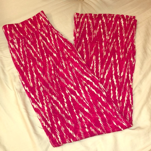 Dresses & Skirts - ❤️3 for $12❤️Pink and white maxi skirt